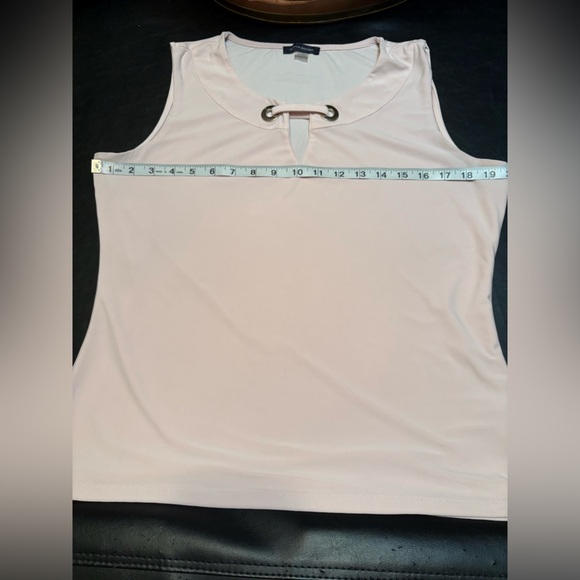 Tommy Hilfiger Light Pink Keyhole Blouse size L - Picture 9 of 12